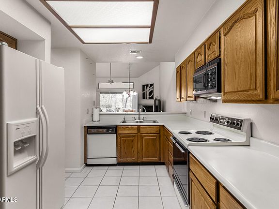 3rd image of 16724 E GUNSIGHT Drive #118