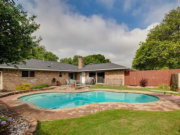 5th image of 3033 Stanford Dr