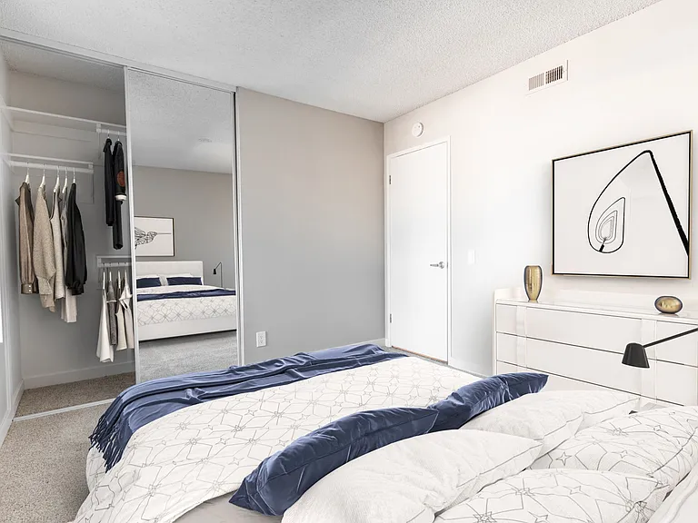 Pacific Pointe Apartments — Photo 9