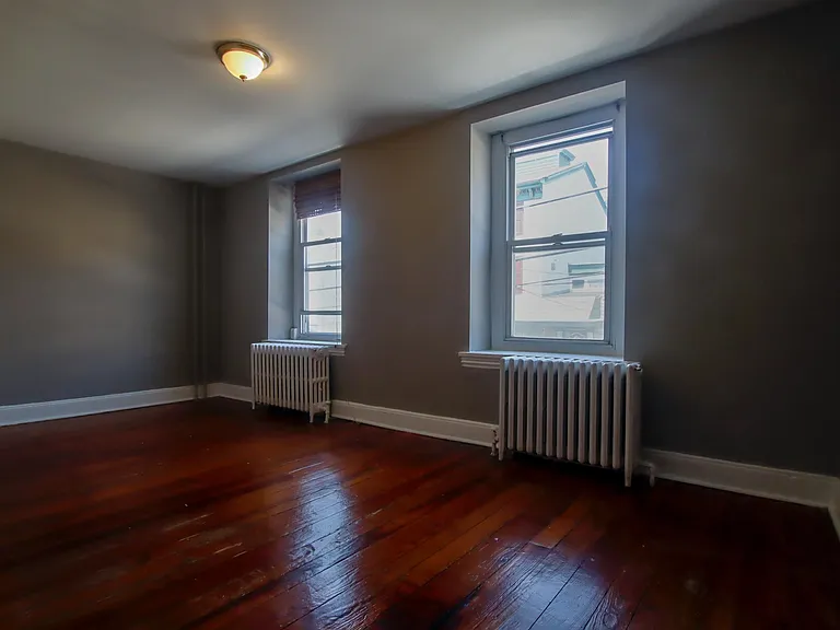 475 Krams Ave — Photo 19