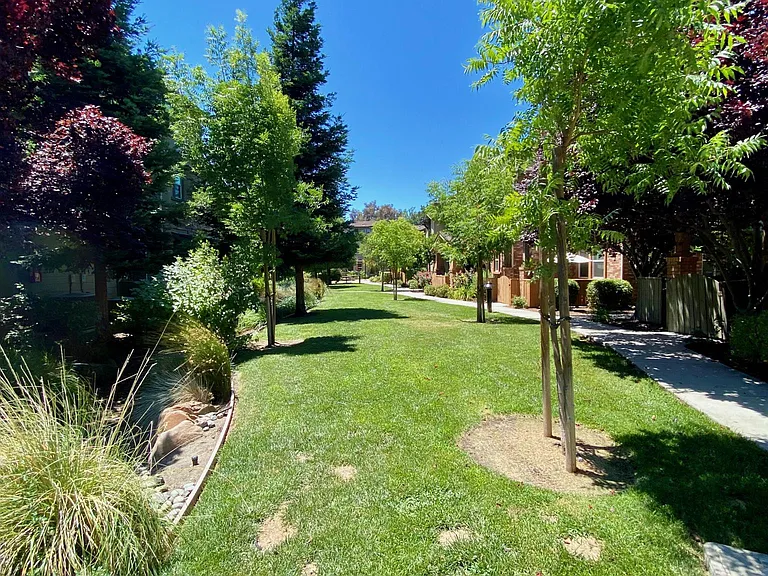 125 El Paseo Cir — Photo 4
