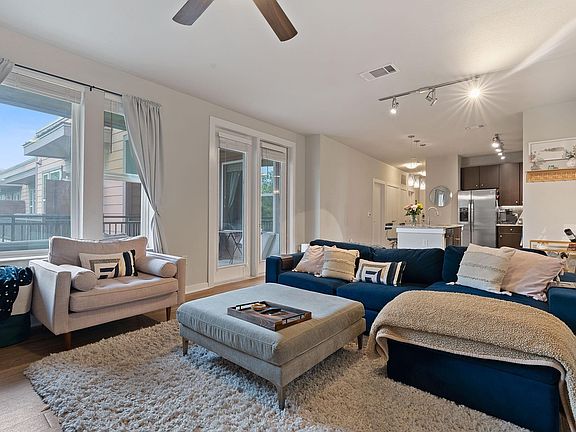 3rd image of 1900 Barton Springs Rd Unit 5031