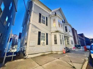 31 Mechanic Ave APT 2R, Woonsocket, RI 02895