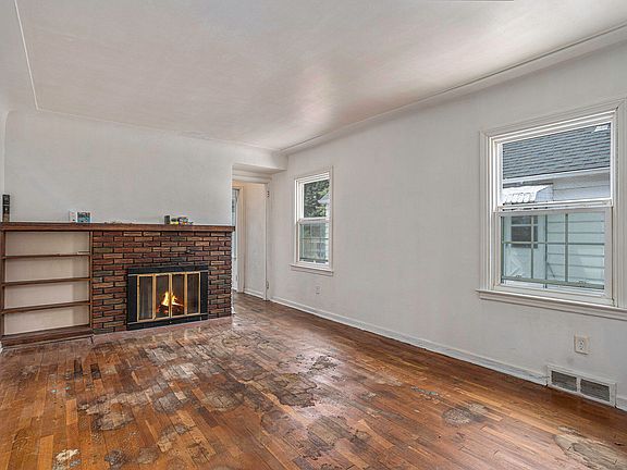 5th image of 535 Surby Ave