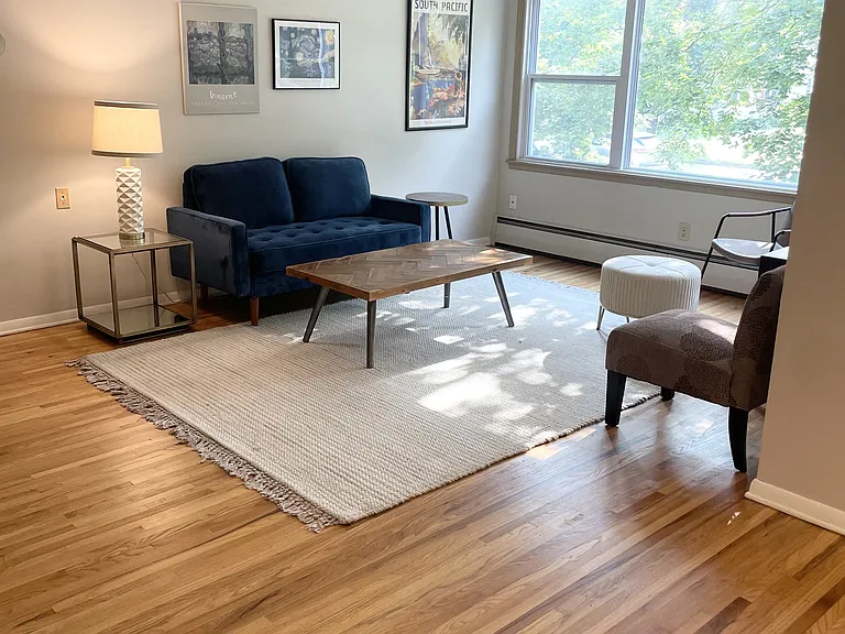 Snelling Avenue Apartments — Photo 2
