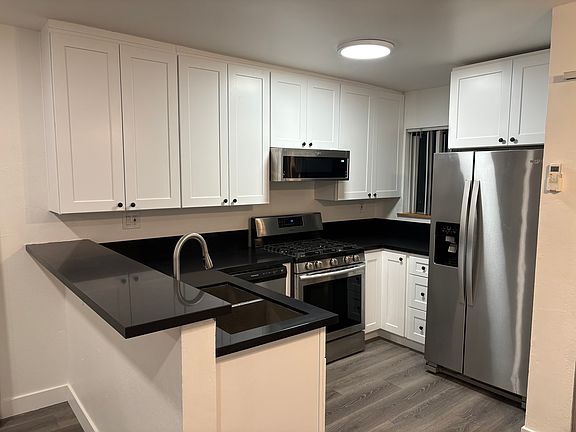 5th image of 18530 Hatteras St Unit 327