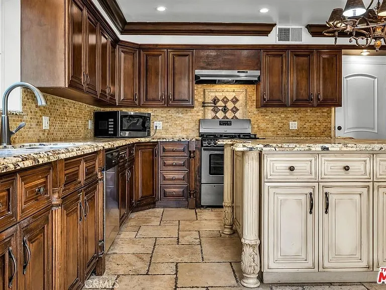 3446 Alginet Dr — Photo 13
