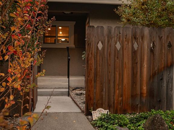 4th image of 2592 Hidden Valley Lane