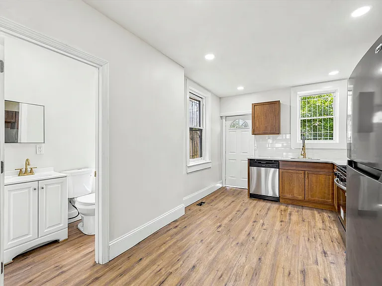 1712 S 55th St — Photo 17