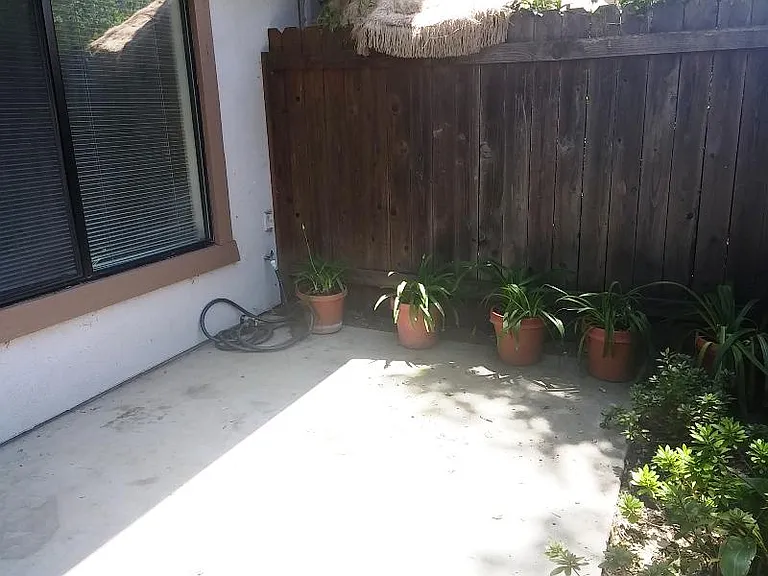 1217 Stonecreek Rd #H — Photo 10
