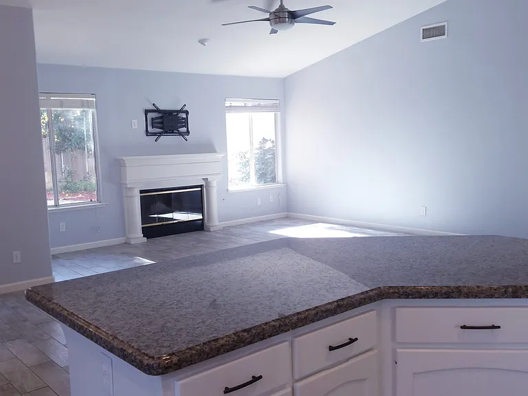 1857 E Lester Ave — Photo 9