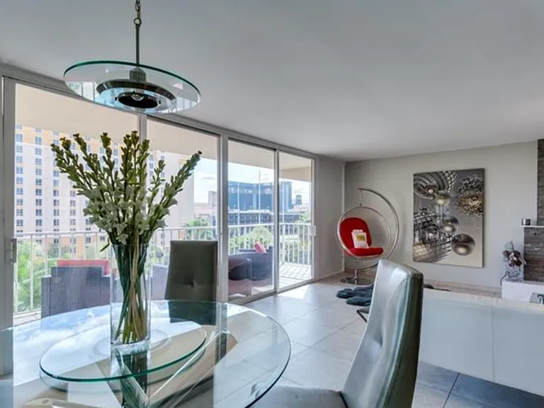 205 E Harmon Ave #807 — Photo 7