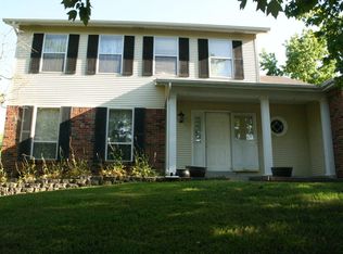 3002 Arrowhead Point Dr, Saint Louis, MO 63129