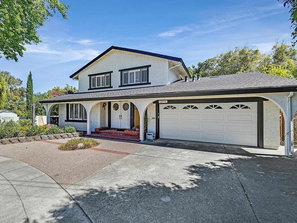 1st image of 42718 Weigand Ct