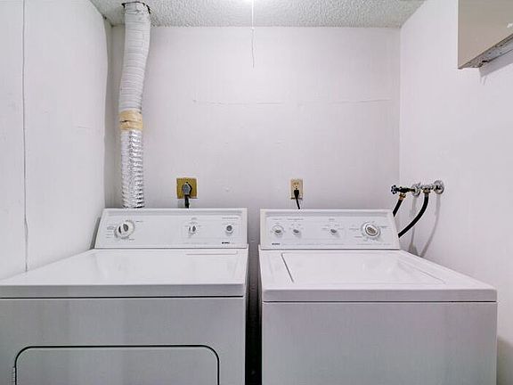 4th image of 5852 Blueberry Ct