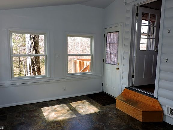 3rd image of 53 Vail Dr