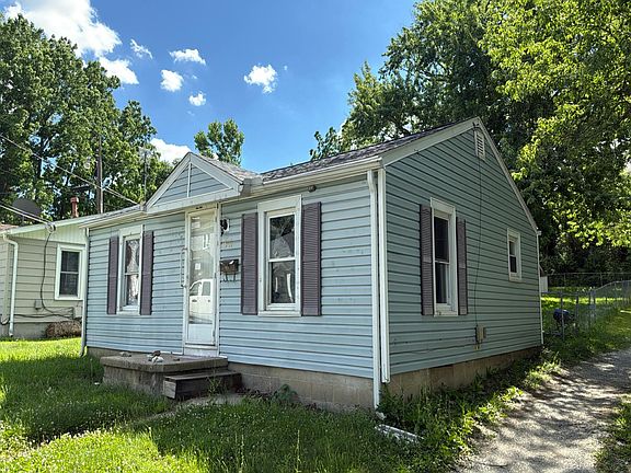 2nd image of 301 S Wilkinson Ave