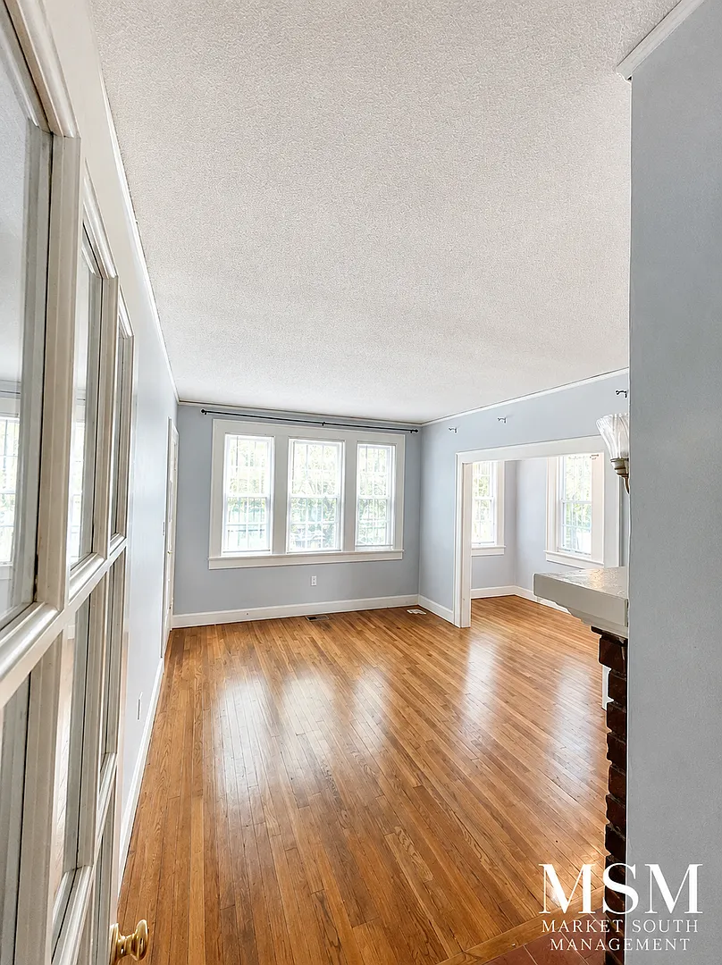 Midtown apartment — Photo 2