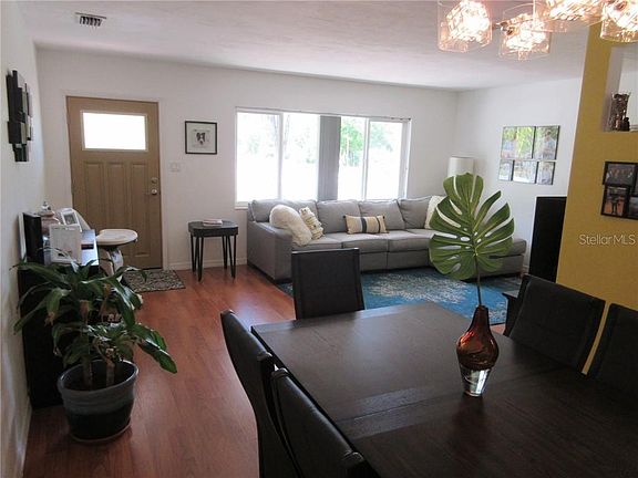4th image of 1660 Greenlea Dr
