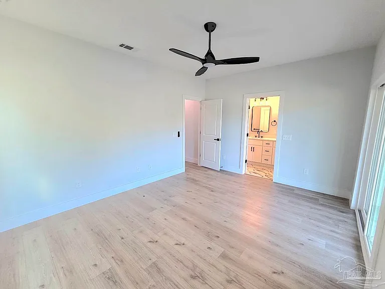 309 N Pace Blvd #B — Photo 20