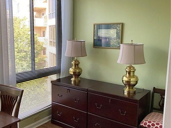 5th image of 1800 Clairmont Lake #522