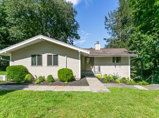 41 Old Deer Park Rd, Katonah, NY 10536