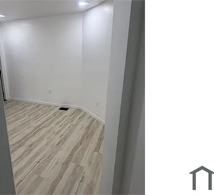 2 bed, 1000 sqft, $1,800 — Photo 3