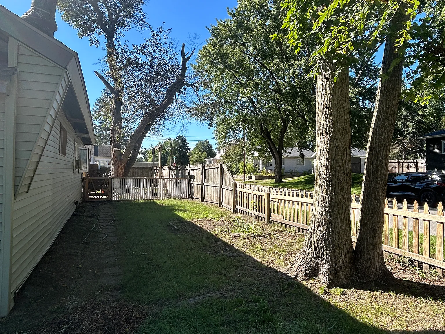 2 bed, 1080 sqft, $1,300 — Photo 2