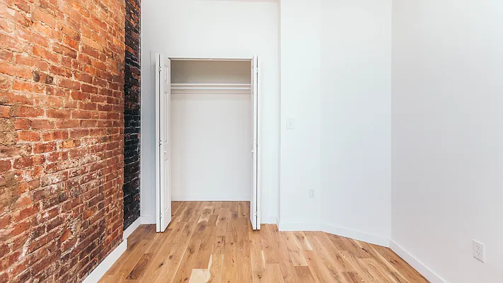 Rented by Nooklyn NYC LLC | media 7