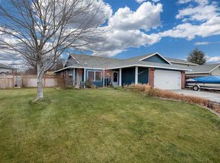 5202 Holly Way, West Richland, WA