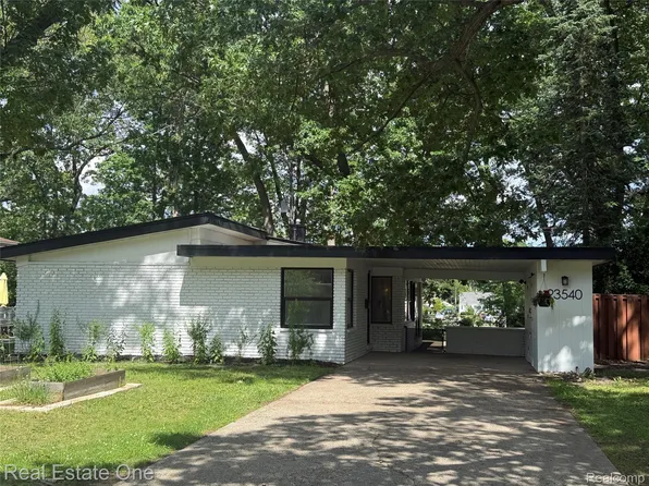 23540 Majestic St, Oak Park, MI 48237