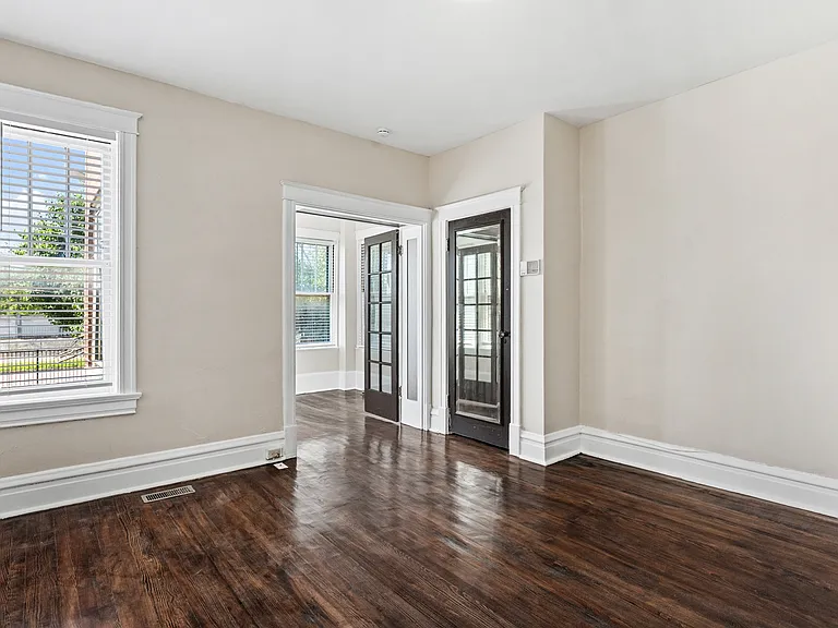 6026-28 Pershing Ave #6026 — Photo 20