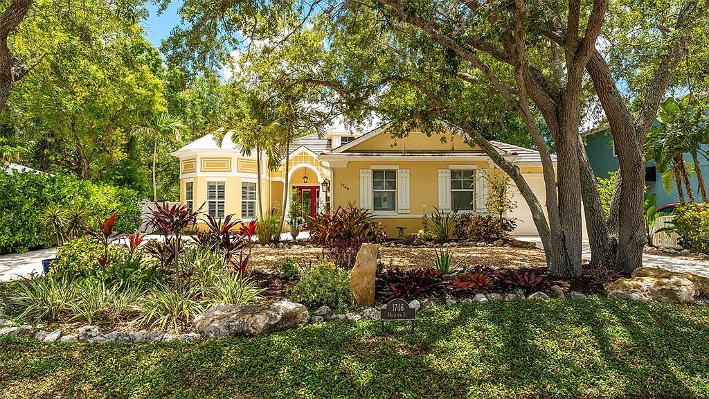 1746 Hillview St, Sarasota, FL 34239 | MLS #A4573807 | Zillow