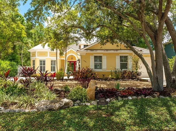 1746 Hillview St, Sarasota, FL 34239