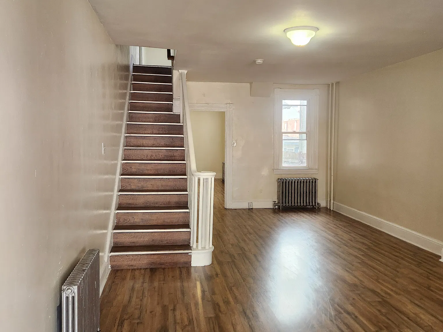 5 bed, 1700 sqft, $2,295 — Photo 1