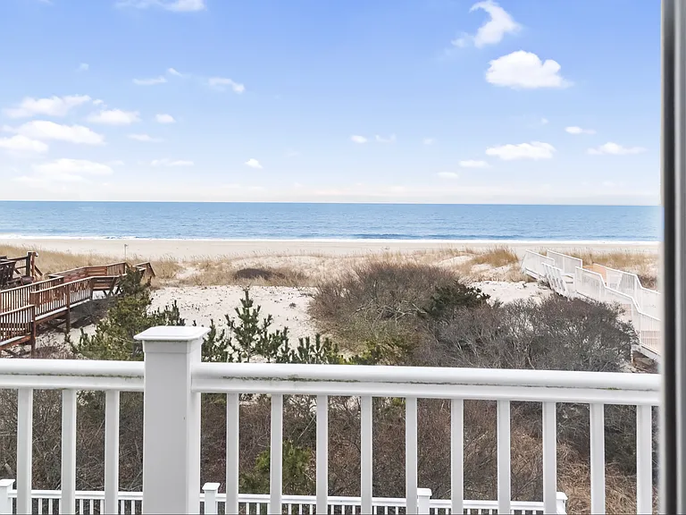 817 Dune Rd — Photo 9