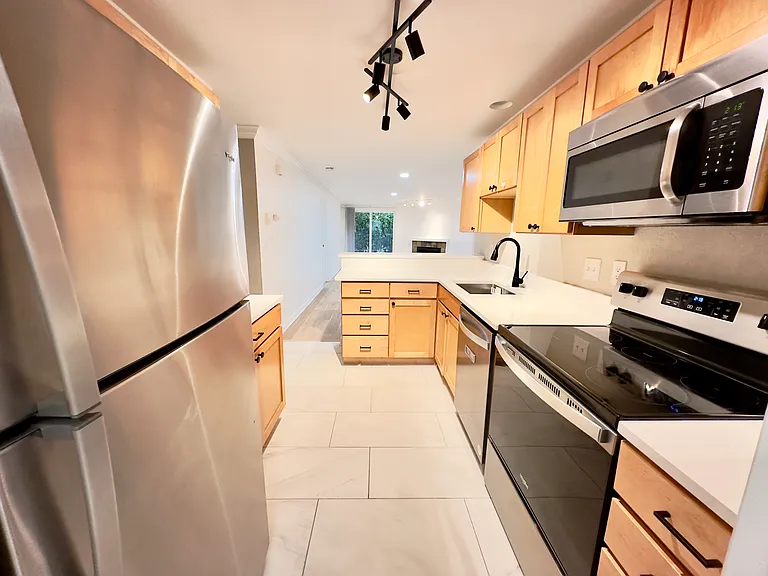 1011 156th Ave NE #C116 — Photo 14