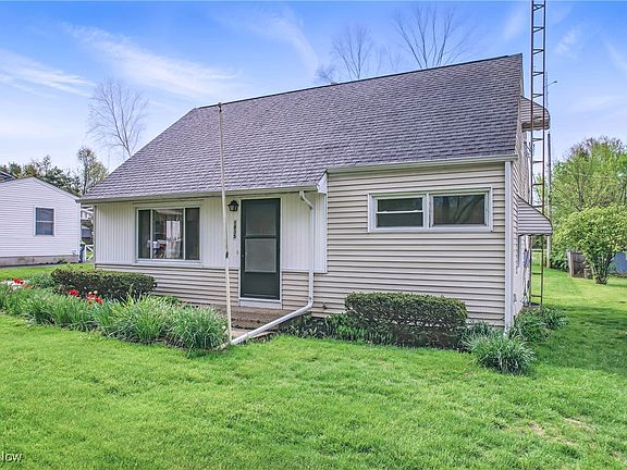 3rd image of 1835 Fairview Ct