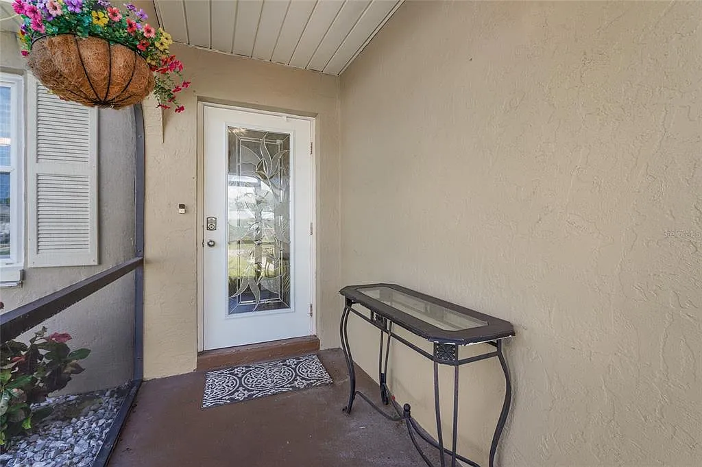 3 bed, 2.0 bath, 1606 sqft, $3,000 — Photo 3