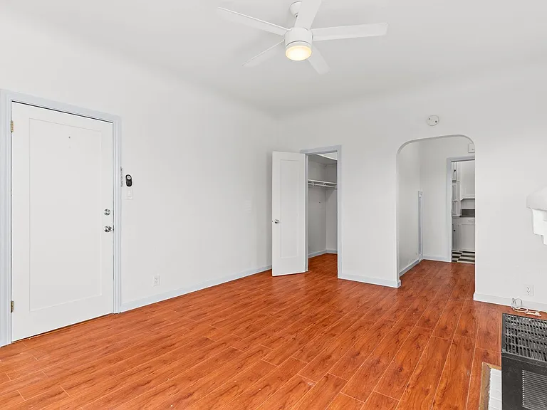 1115 E Broadway — Photo 12