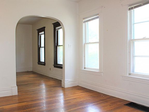 5th image of 738 E Stockbridge Ave APT 1