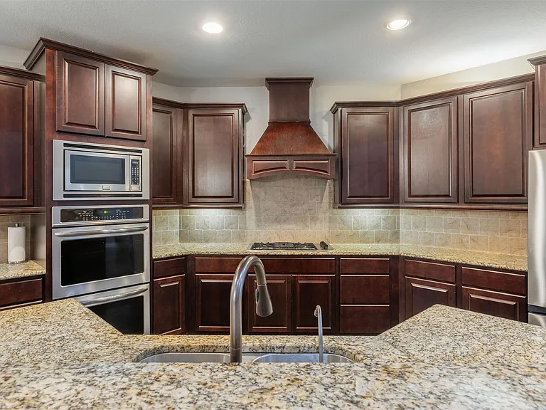 33303 Winsford St — Photo 10