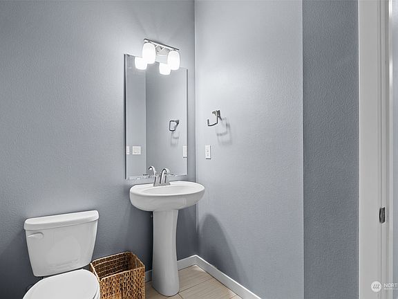 4th image of 19613 141st Street Ct E