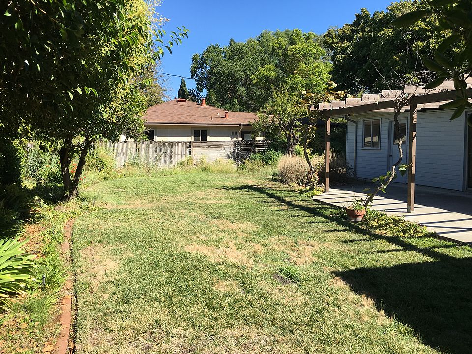 2nd image of 619 Sunset Ct
