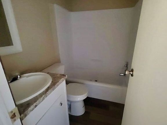 5th image of 1336 White Oak Dr