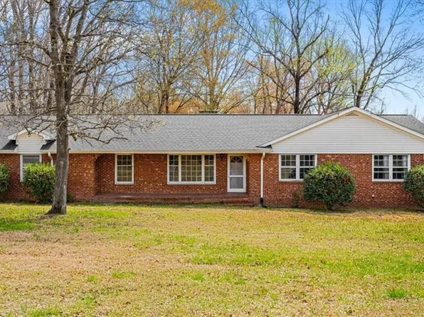 5106 Blakeshire Rd, Greensboro, NC 27406