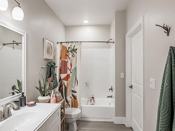 4th image of 529 Barker Clodine Rd APT 25101