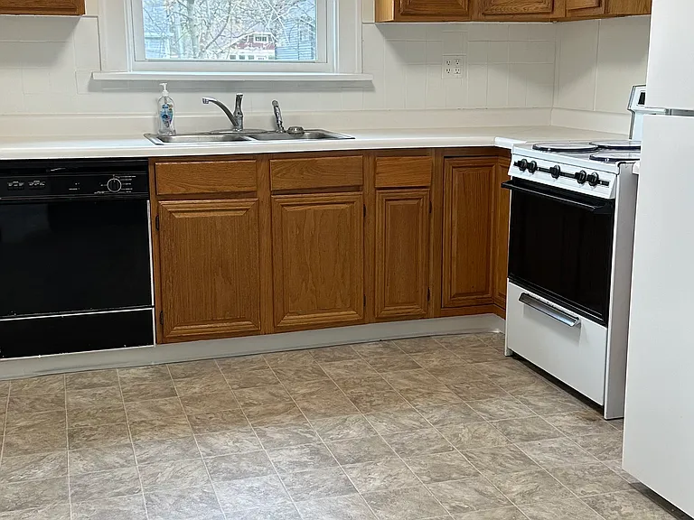 464 S Main St #1 — Photo 6