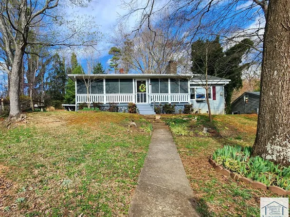 128 Halifax Dr, Collinsville, VA 24078