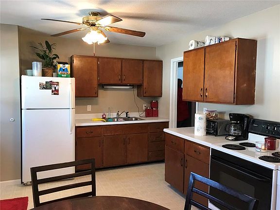 4th image of 2408 Beechwood Blvd
